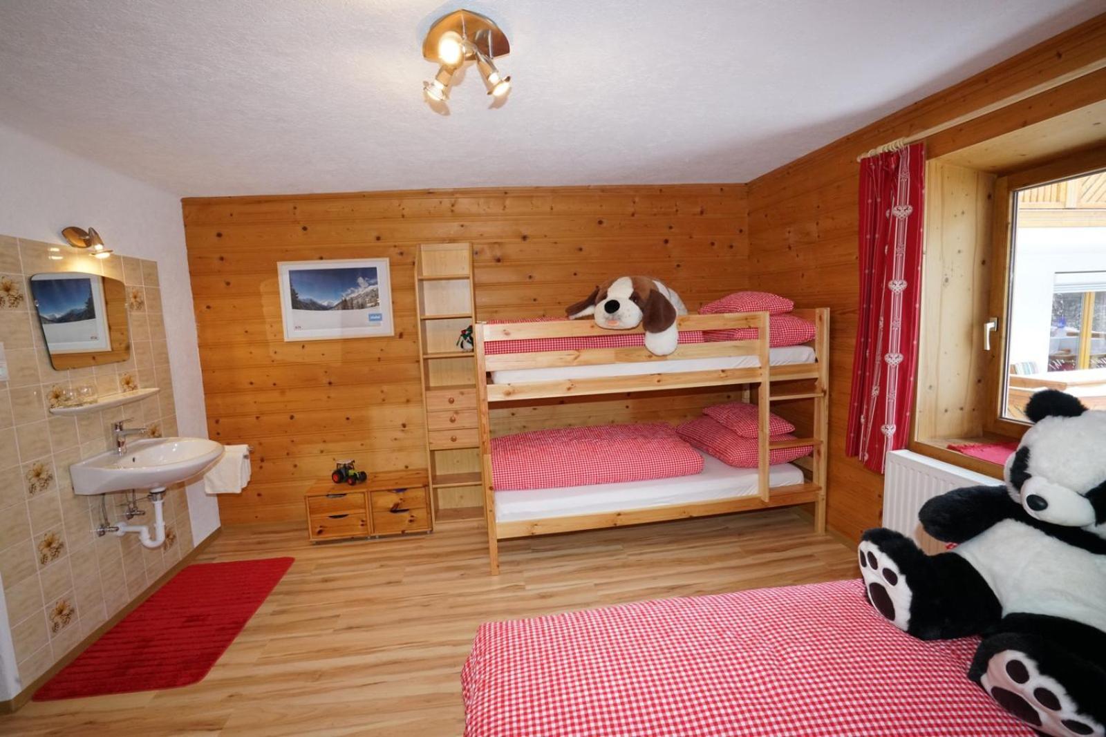 דירות ניוסטיפט אים סטובאיטל Haus Ruetzbach מראה חיצוני תמונה