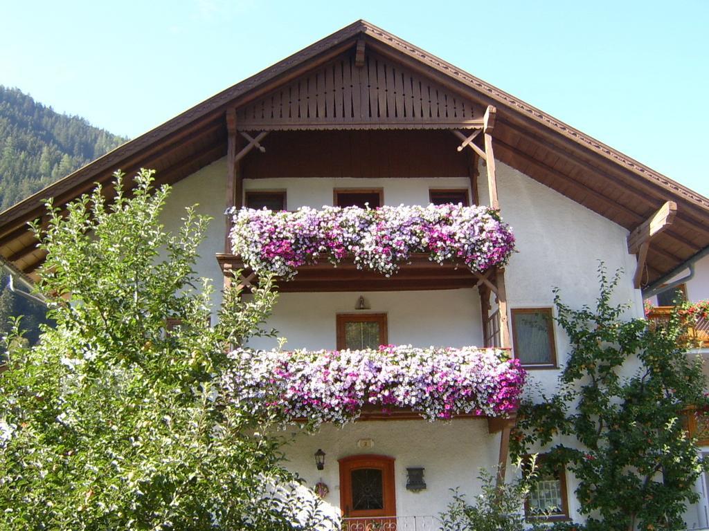 דירות ניוסטיפט אים סטובאיטל Haus Ruetzbach חדר תמונה